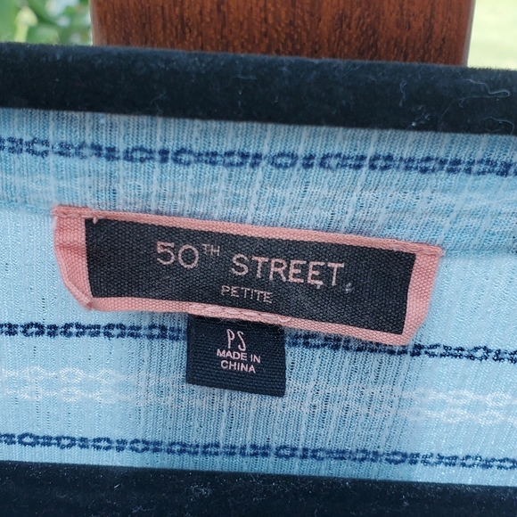 Striped short Sleeve  59th St. top ps - Picture 3 of 3